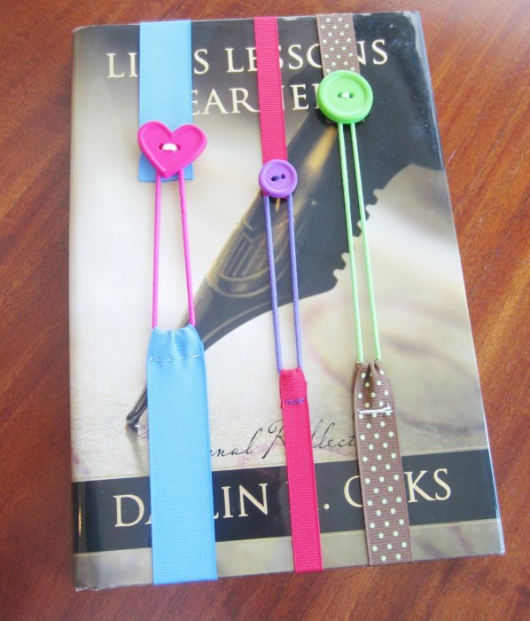 Button Elastic Bookmark Tutorial by  Busy Beehives
