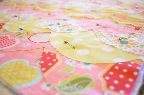 Raggedy Scallop Baby Quilt by U Create
