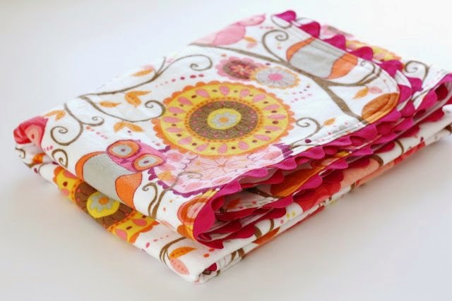 Ric Rac Receiving Blanket Tutorial by Sew Much Ado - TONS of baby blanket tutorials!