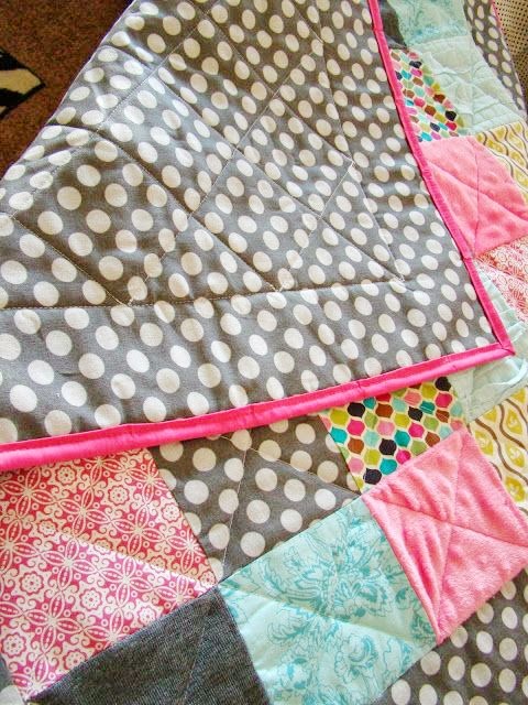 Simple Baby Quilt Tutorial by Fickle Pickle - TONS of baby blanket tutorials!