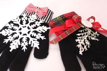 Knit Glove Ornaments by Design Dazzle