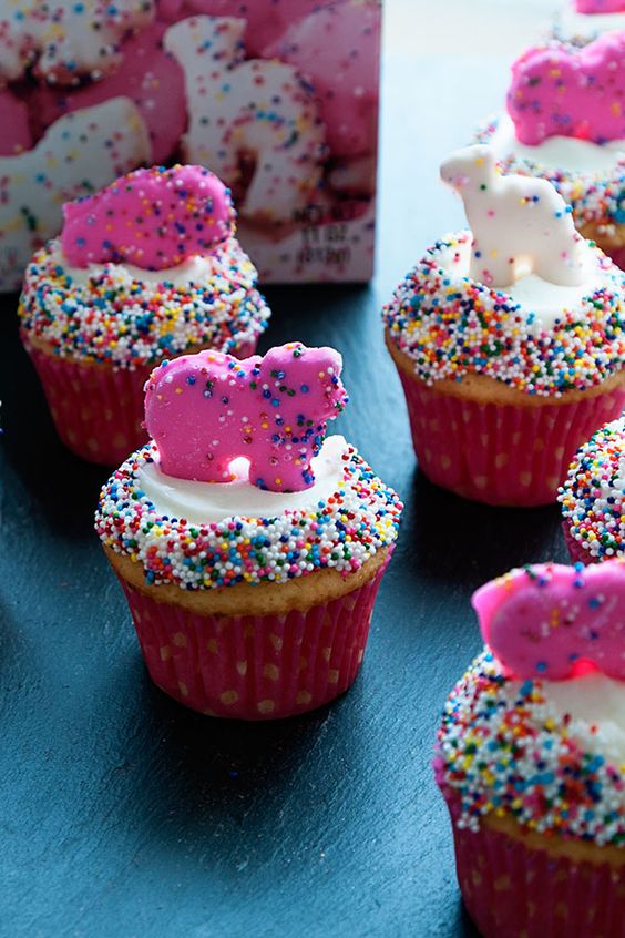 Animal Cookie Cupcakes - and many more circus party ideas!