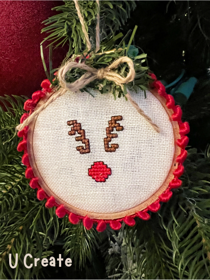 Free reindeer ornament embroidery pattern